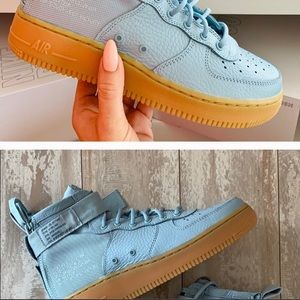 NWT NikeSF Air Force 1 Mid (Baby Blue)